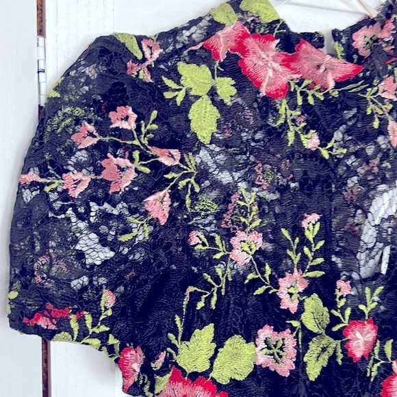 Adelyn Rae Black Floral Short Sleeve Mini Embroidered Lace Dress NWT Small* - Picture 7 of 12